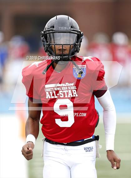 Thumbnail 3 in Autozone Liberty Bowl All-Stars photogallery.