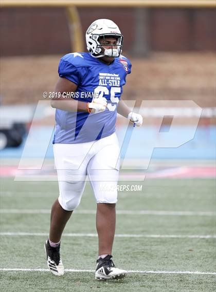 Thumbnail 2 in Autozone Liberty Bowl All-Stars photogallery.