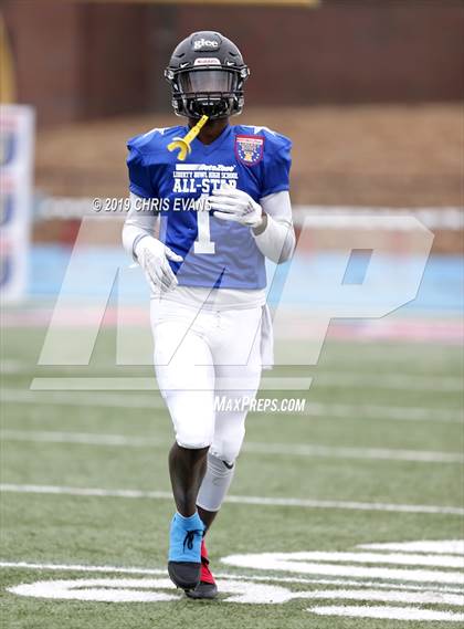Thumbnail 1 in Autozone Liberty Bowl All-Stars photogallery.