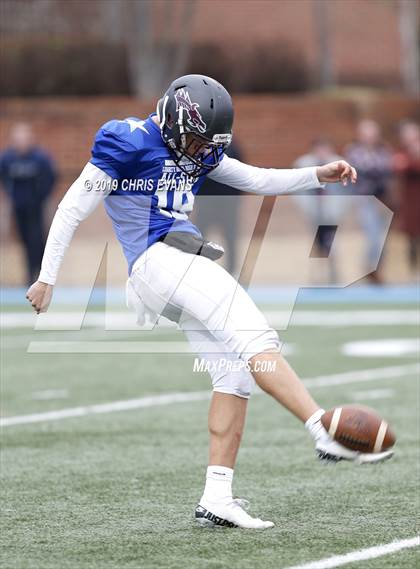 Thumbnail 3 in Autozone Liberty Bowl All-Stars photogallery.