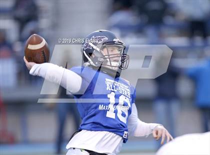 Thumbnail 1 in Autozone Liberty Bowl All-Stars photogallery.