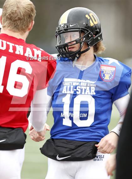 Thumbnail 3 in Autozone Liberty Bowl All-Stars photogallery.