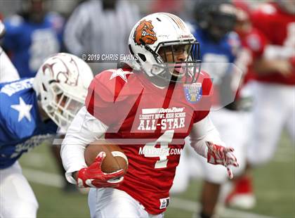 Thumbnail 2 in Autozone Liberty Bowl All-Stars photogallery.