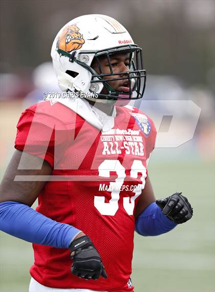 Thumbnail 1 in Autozone Liberty Bowl All-Stars photogallery.