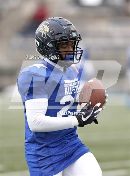 Thumbnail 3 in Autozone Liberty Bowl All-Stars photogallery.