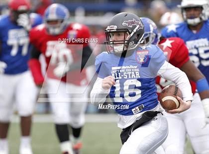 Thumbnail 2 in Autozone Liberty Bowl All-Stars photogallery.