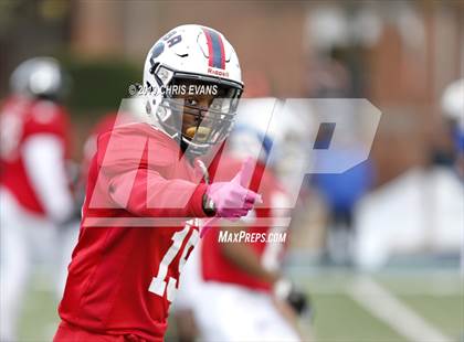 Thumbnail 2 in Autozone Liberty Bowl All-Stars photogallery.