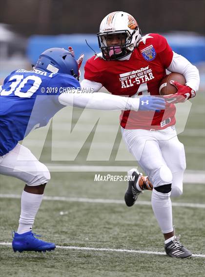 Thumbnail 1 in Autozone Liberty Bowl All-Stars photogallery.