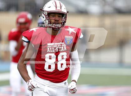 Thumbnail 2 in Autozone Liberty Bowl All-Stars photogallery.