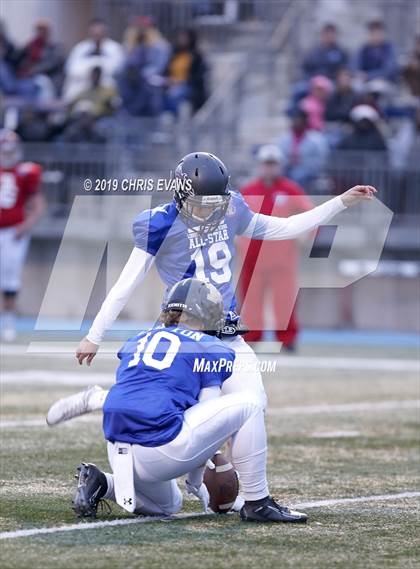 Thumbnail 1 in Autozone Liberty Bowl All-Stars photogallery.