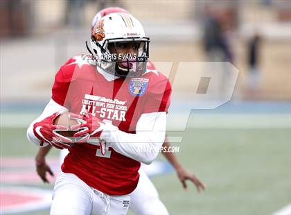 Thumbnail 3 in Autozone Liberty Bowl All-Stars photogallery.