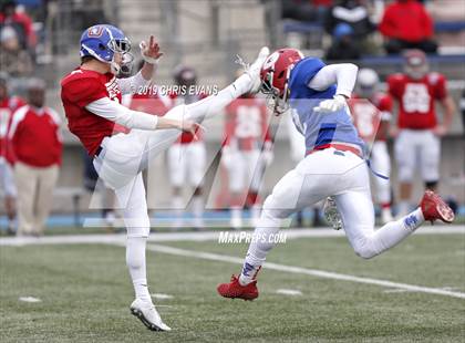Thumbnail 1 in Autozone Liberty Bowl All-Stars photogallery.