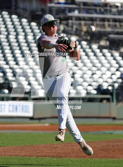 Thumbnail 2 in Boyd vs. Wall (UIL 3A Baseball State Final) photogallery.