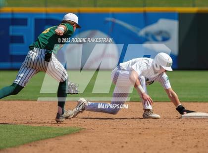 Thumbnail 2 in Boyd vs. Wall (UIL 3A Baseball State Final) photogallery.