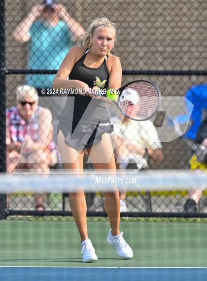Thumbnail 2 in Fishers vs Mt. Vernon (IHSAA Regional Championship) photogallery.