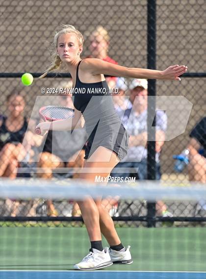 Thumbnail 2 in Fishers vs Mt. Vernon (IHSAA Regional Championship) photogallery.