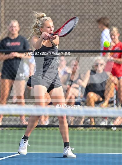 Thumbnail 3 in Fishers vs Mt. Vernon (IHSAA Regional Championship) photogallery.