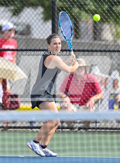 Thumbnail 3 in Fishers vs Mt. Vernon (IHSAA Regional Championship) photogallery.