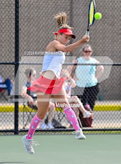 Thumbnail 1 in Fishers vs Mt. Vernon (IHSAA Regional Championship) photogallery.