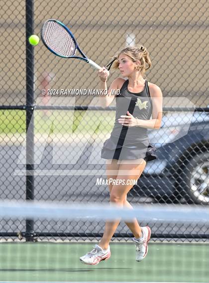 Thumbnail 3 in Fishers vs Mt. Vernon (IHSAA Regional Championship) photogallery.