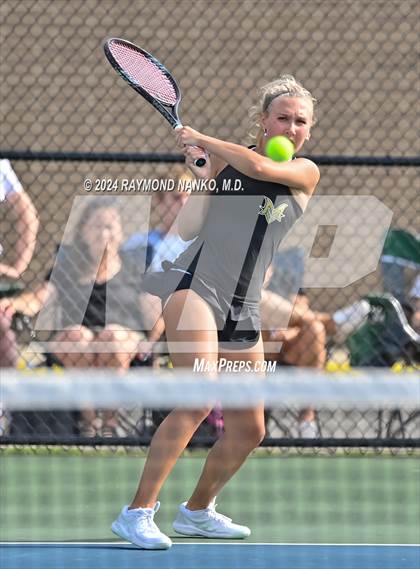 Thumbnail 2 in Fishers vs Mt. Vernon (IHSAA Regional Championship) photogallery.