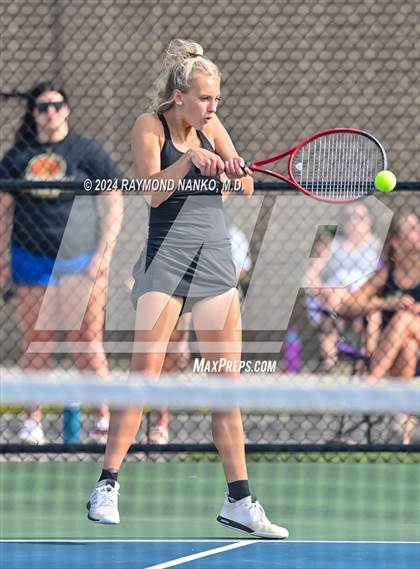 Thumbnail 3 in Fishers vs Mt. Vernon (IHSAA Regional Championship) photogallery.