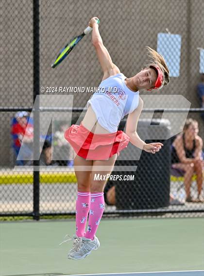 Thumbnail 2 in Fishers vs Mt. Vernon (IHSAA Regional Championship) photogallery.