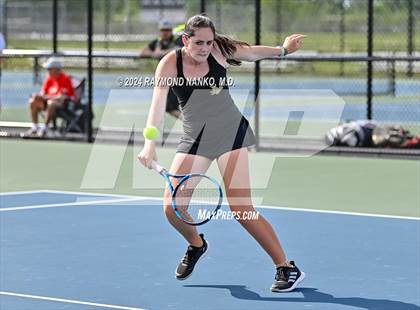 Thumbnail 2 in Fishers vs Mt. Vernon (IHSAA Regional Championship) photogallery.