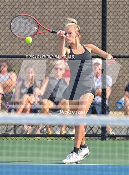 Thumbnail 3 in Fishers vs Mt. Vernon (IHSAA Regional Championship) photogallery.