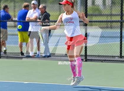 Thumbnail 1 in Fishers vs Mt. Vernon (IHSAA Regional Championship) photogallery.