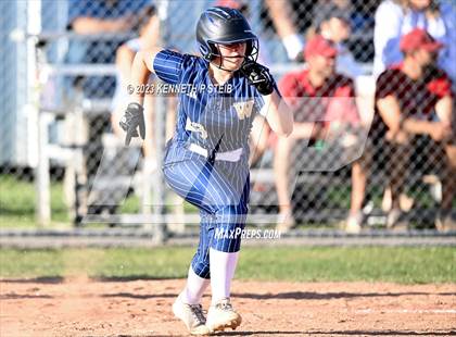 Thumbnail 1 in Willow @ E.D. White (LHSAA Division II Select Regional Playoff) photogallery.