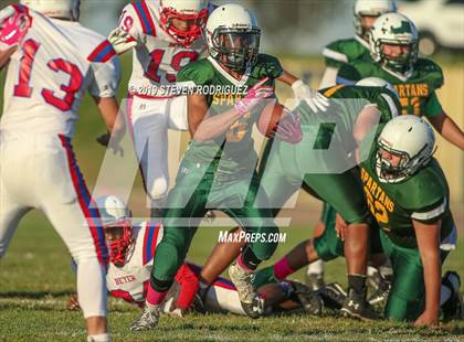 Thumbnail 1 in Beyer @ Davis photogallery.