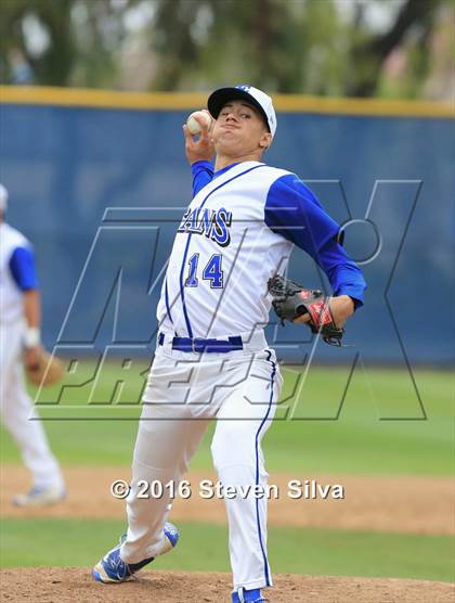 Thumbnail 1 in San Ysidro @ Eastlake photogallery.