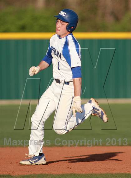 Thumbnail 2 in Southeast vs. Kapaun Mt. Carmel photogallery.