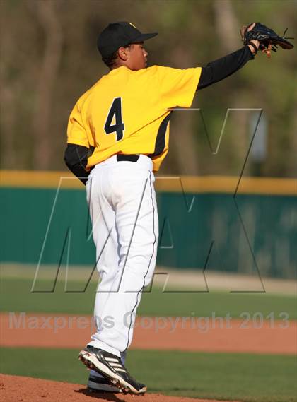 Thumbnail 3 in Southeast vs. Kapaun Mt. Carmel photogallery.