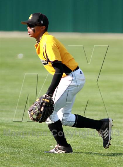 Thumbnail 2 in Southeast vs. Kapaun Mt. Carmel photogallery.