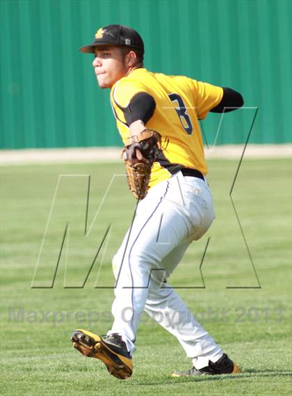 Thumbnail 2 in Southeast vs. Kapaun Mt. Carmel photogallery.
