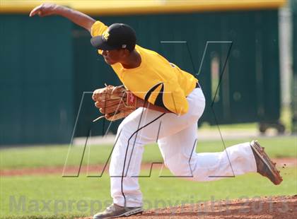 Thumbnail 3 in Southeast vs. Kapaun Mt. Carmel photogallery.