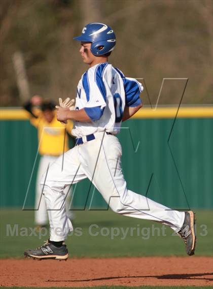 Thumbnail 3 in Southeast vs. Kapaun Mt. Carmel photogallery.