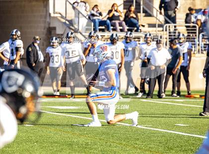 Thumbnail 2 in Steele vs. Westlake (UIL 6A D1 Quarterfinal Playoff) photogallery.