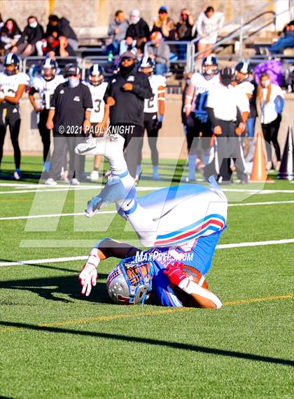 Thumbnail 2 in Steele vs. Westlake (UIL 6A D1 Quarterfinal Playoff) photogallery.