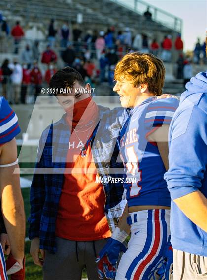 Thumbnail 2 in Steele vs. Westlake (UIL 6A D1 Quarterfinal Playoff) photogallery.