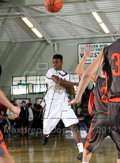 Thumbnail 2 in Vacaville vs. American Canyon (Ram Jam Winter Classic) photogallery.