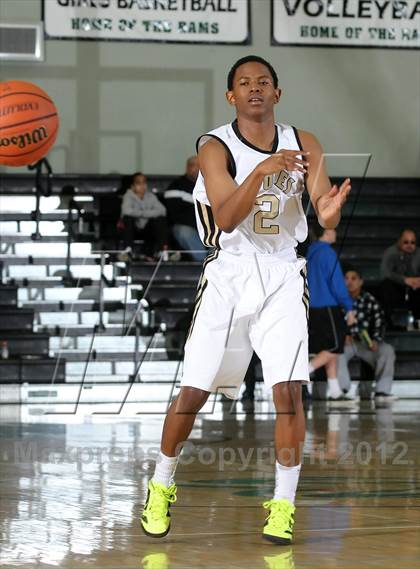 Thumbnail 2 in Vacaville vs. American Canyon (Ram Jam Winter Classic) photogallery.