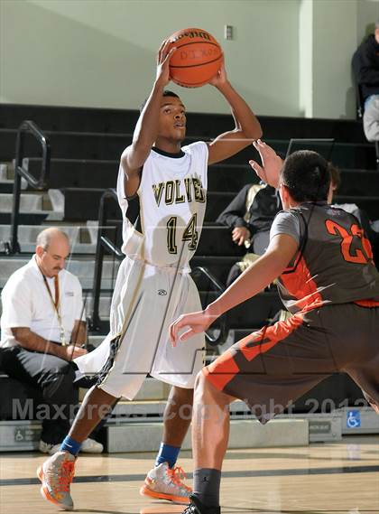 Thumbnail 2 in Vacaville vs. American Canyon (Ram Jam Winter Classic) photogallery.
