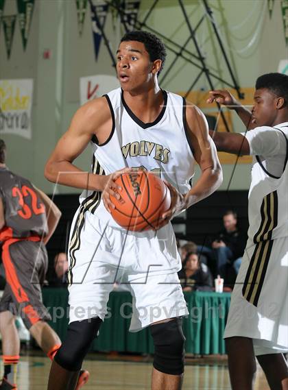 Thumbnail 2 in Vacaville vs. American Canyon (Ram Jam Winter Classic) photogallery.