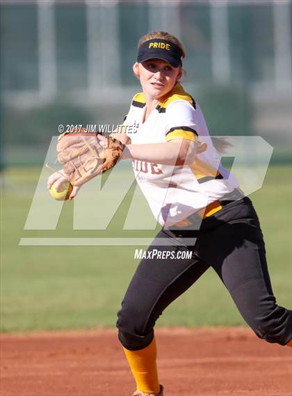 Thumbnail 2 in Highland @ Mountain Pointe photogallery.