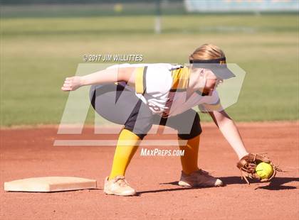 Thumbnail 2 in Highland @ Mountain Pointe photogallery.