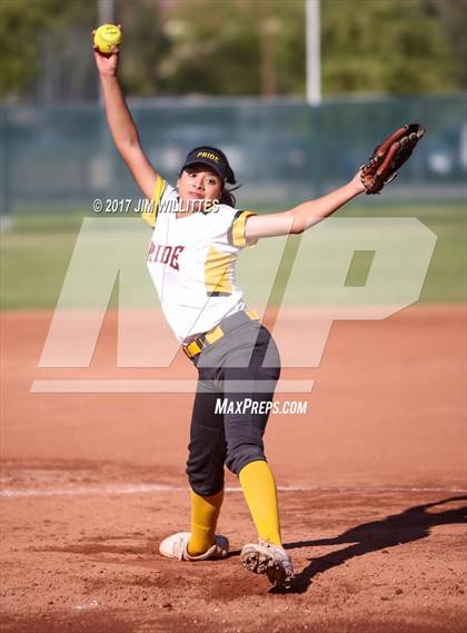 Thumbnail 1 in Highland @ Mountain Pointe photogallery.
