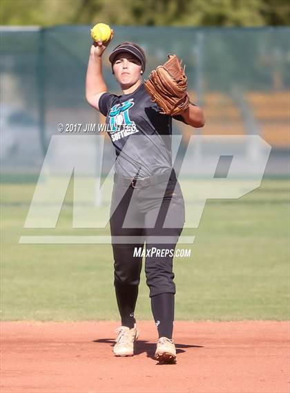 Thumbnail 1 in Highland @ Mountain Pointe photogallery.